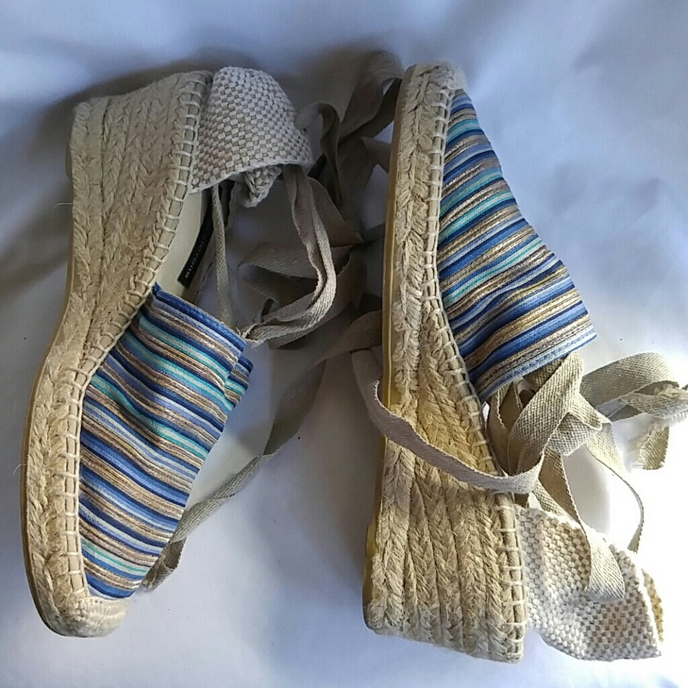 Shoes - Picture 6 of 7
